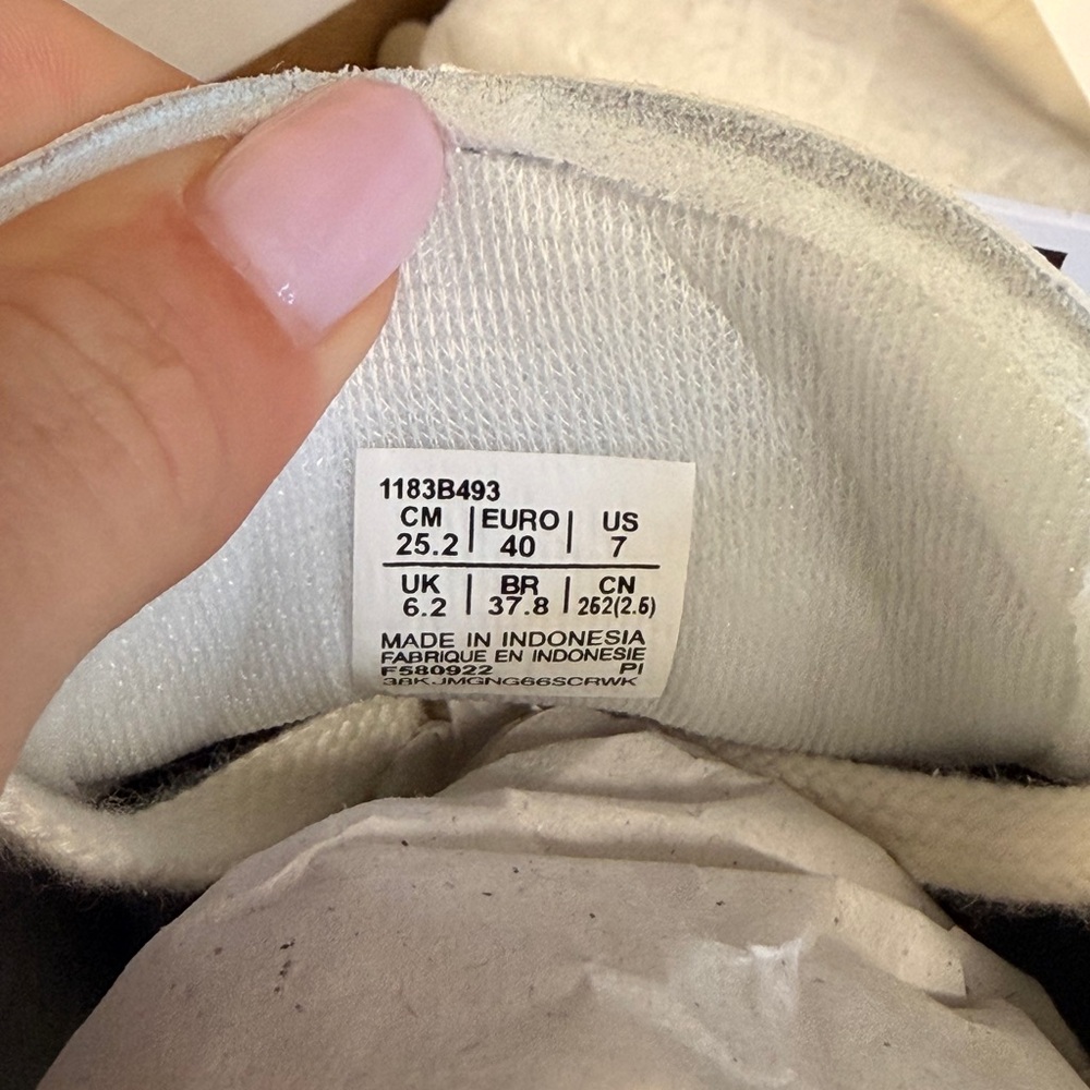 NWT Onitsuka Tiger by Asics Mexico 66 Sneakers Cream with Black Accents - Picture 6 of 6
